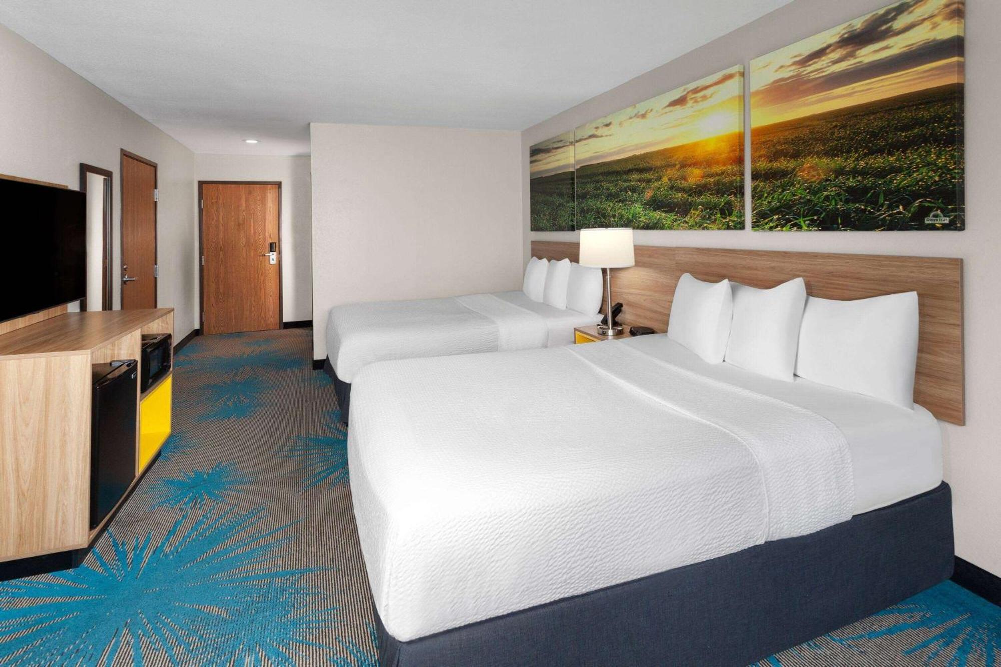Days Inn & Suites By Wyndham Of Morris Bagian luar foto