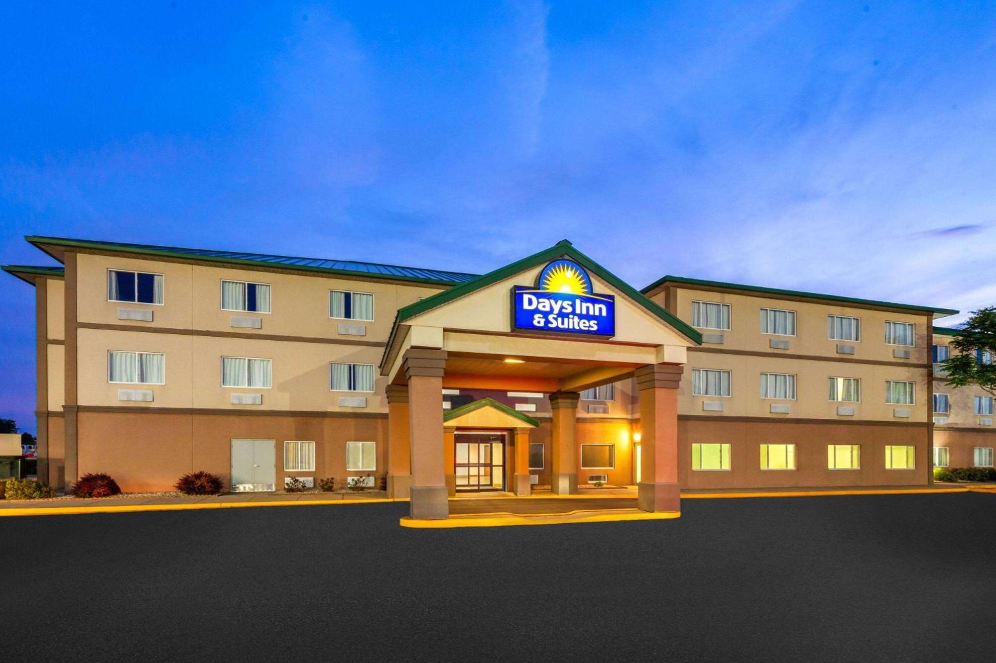 Days Inn & Suites By Wyndham Of Morris Bagian luar foto